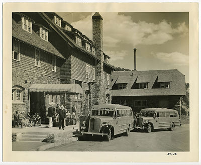 old pic of crater lake lodge